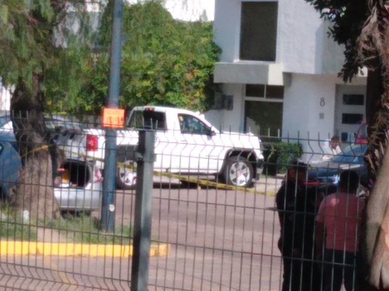 Ejecutan a un hombre en estacionamiento de Corregidora