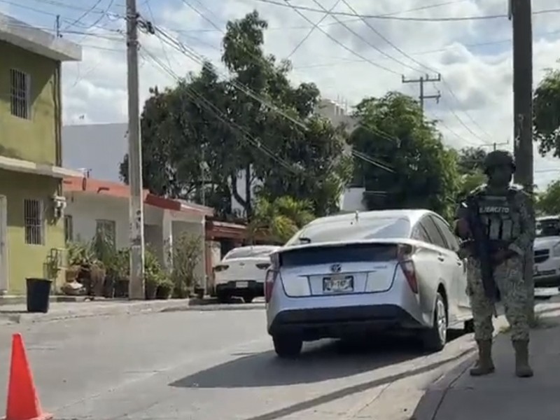 Ejército catea domicilio en la colonia Rubén Jaramillo en Culiacán