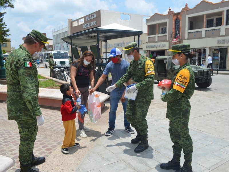 Ejército entrega cubrebocas en Fresnillo