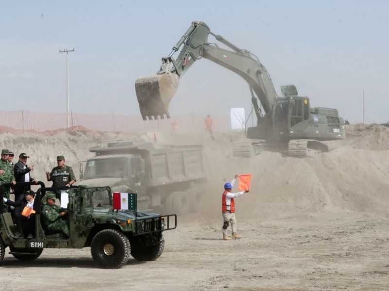 Ejército Mexicano desplaza a constructores de México:CMIC