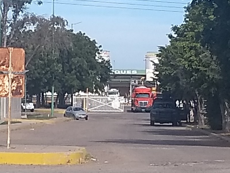 Ejército resguarda planta de Pemex en Guamúchil