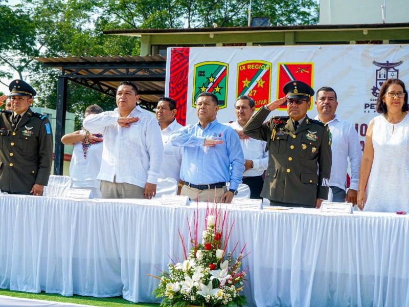 Ejército y Gobierno de Petatlán conmemoran gesta heroica de Chapultepec
