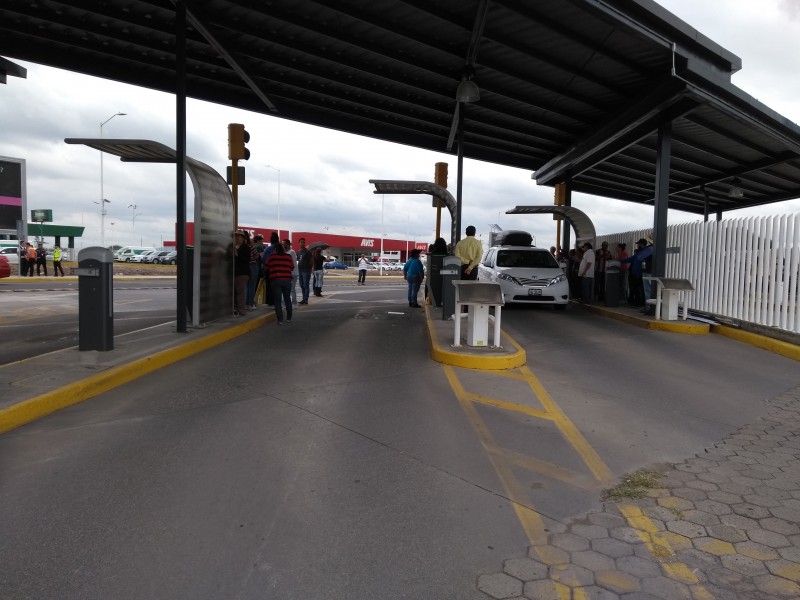 Ejidatarios tomaron nuevamente el estacionamiento del Aeropuerto