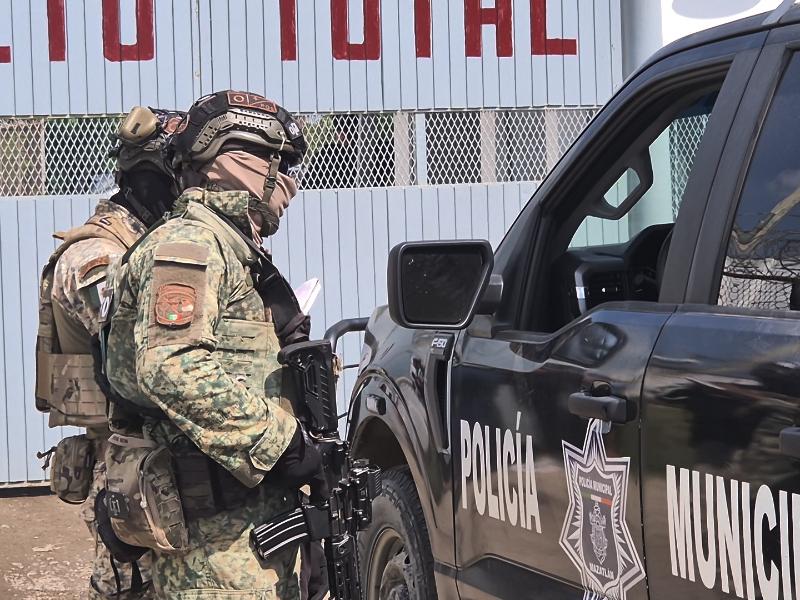 Ejército y Marina vigilan el acceso al penal de El Castillo