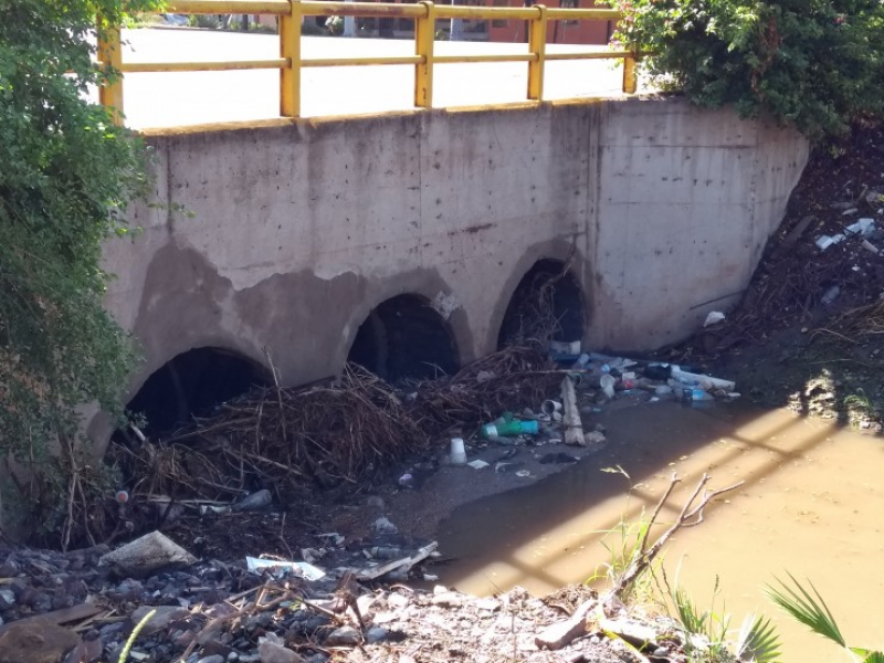 El agua no correrá si ensuciamos los drenes