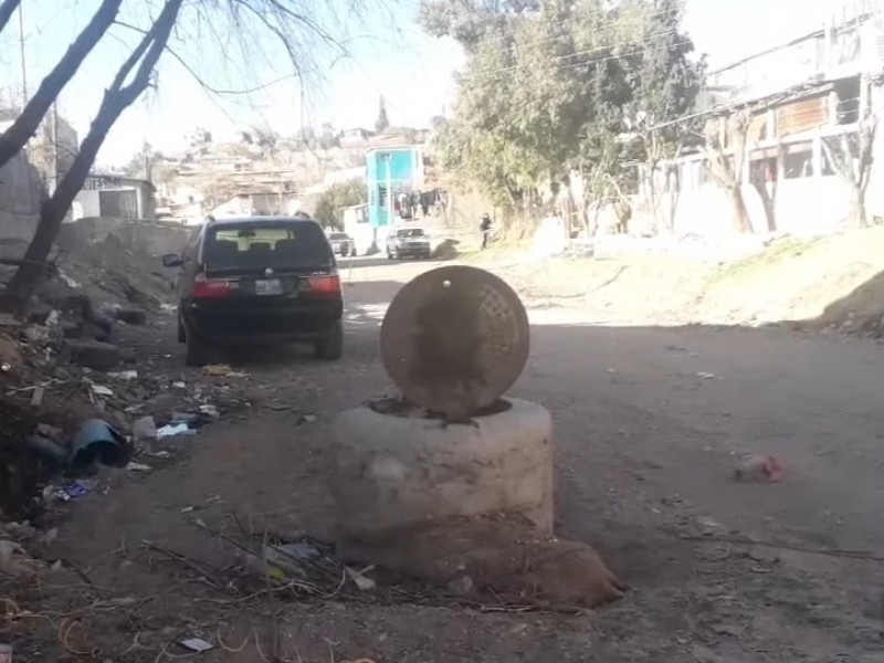 El cadaver de un hombre fue encontrado en drenaje