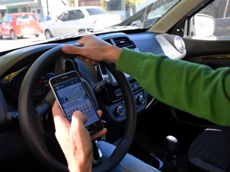 El celular: la nueva arma mortal en carreteras y vialidades