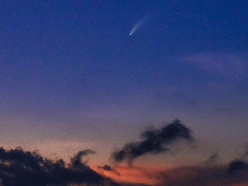 El cometa Neowise  es visto desde Colima