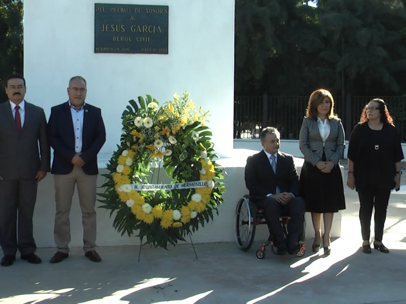 El homenaje a Jesús García Corona