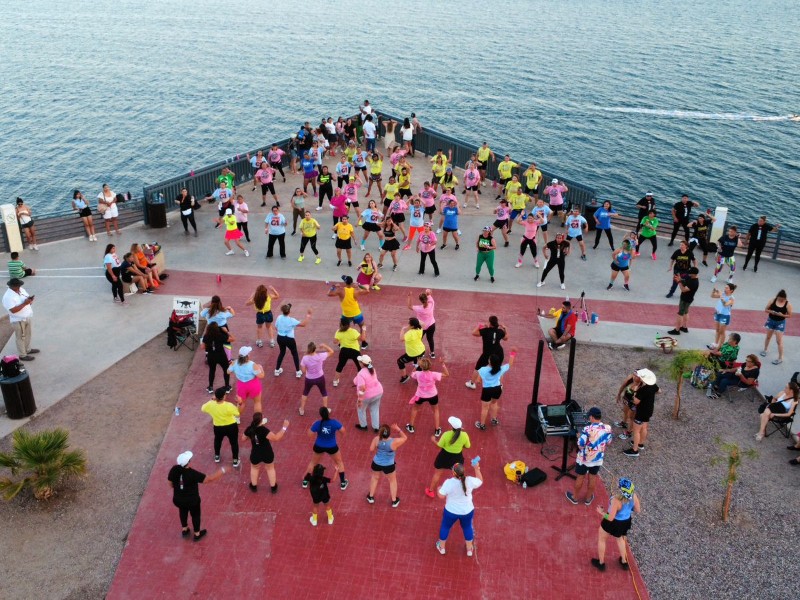 El mirador de San Carlos se llena de Zumba