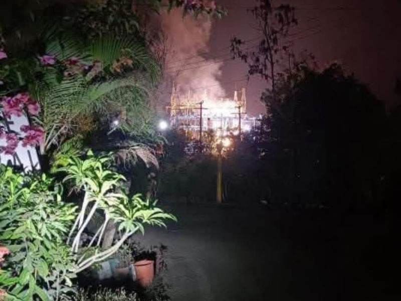 El municipio de Venustiano Carranza queda sin luz por incendio