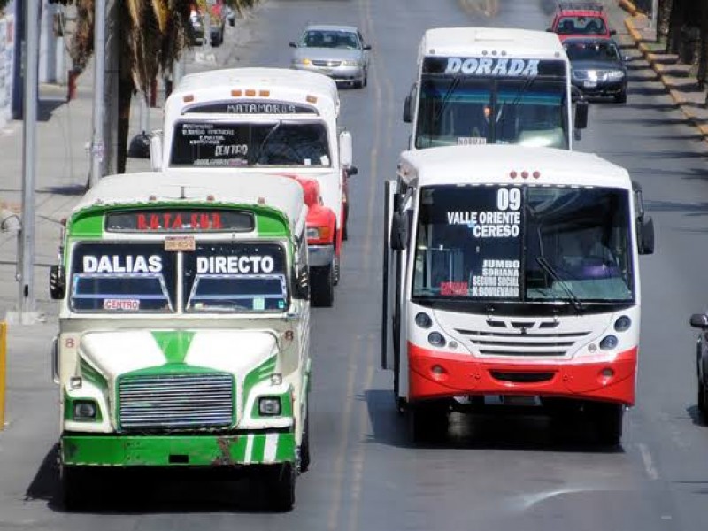 El problema del transporte son los choferes: Cuellar