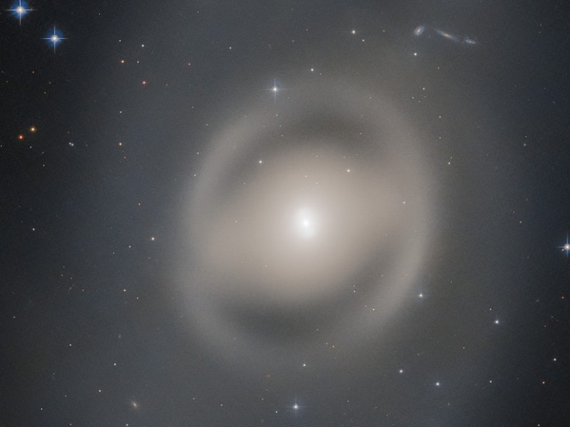 El telescopio Hubble capta una galaxia “fantasma”