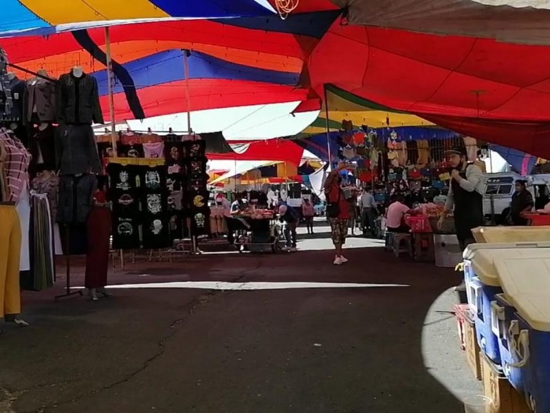 El tianguis de los lavaderos se coloca pese a restricciones