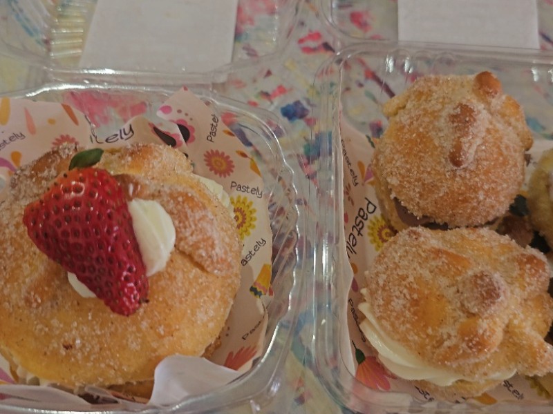 Elaboración de pan de muerto; elemento primordial en los altares Elaboración de pan de muerto; elemento primordial en los altares