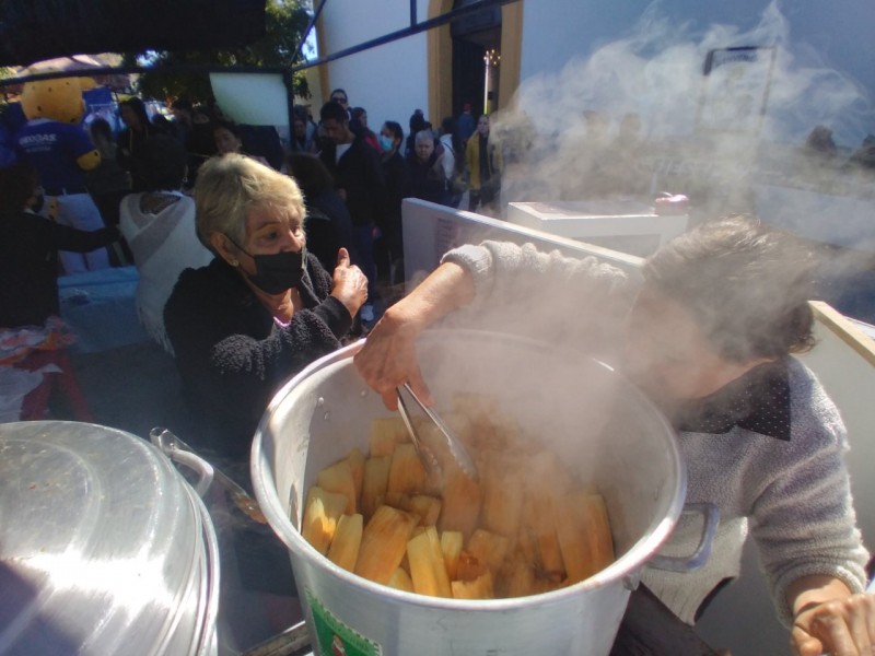 Elaboran 6 mil tamales para las Fiestas de la Candelaria