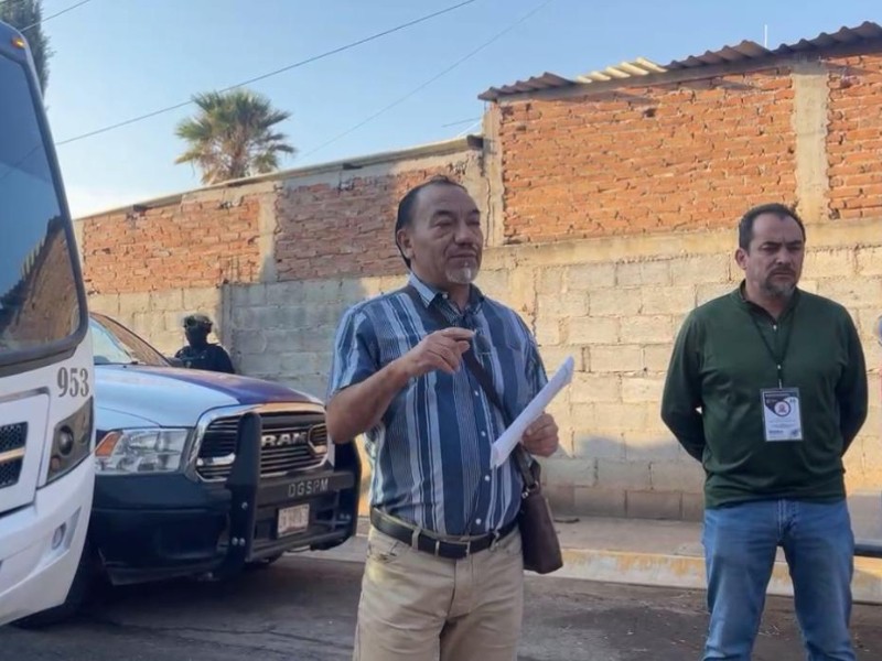 Elementos policíacos resguardan salida de mil 846 paquetes electorales