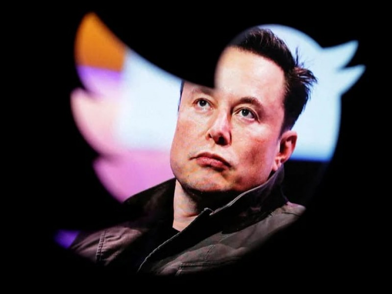 Elon Musk llegó a Twitter mientras perfila despidos