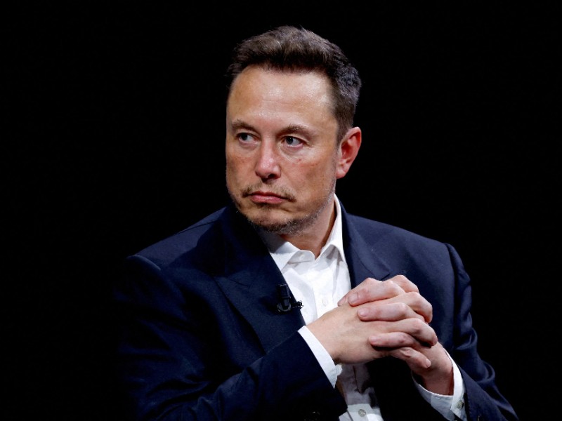 Elon Musk prepara demanda contra Apple