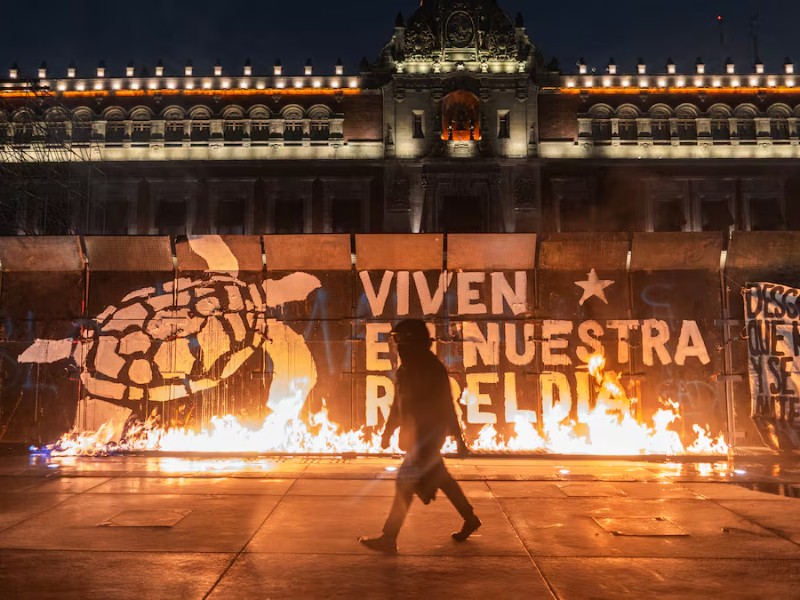 Embajada de EE.UU. advierte riesgo en movilizaciones por Ayotzinapa