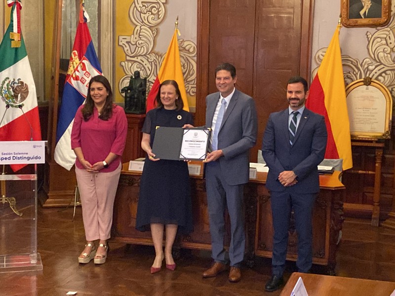 Embajadora de Serbia en México nombrada Huésped Distinguida de Morelia