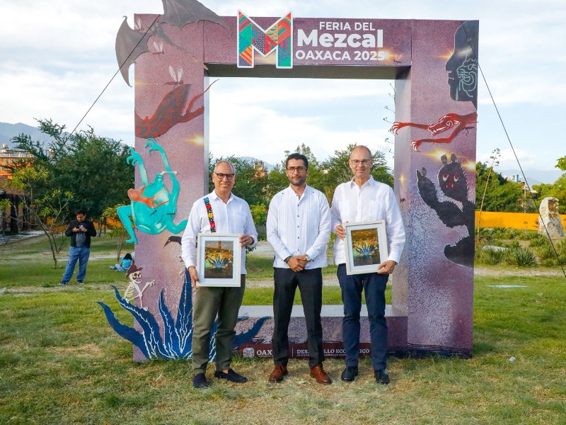 Embajadores de Francia, Dinamarca y Uruguay presencian la Guelaguetza 2025