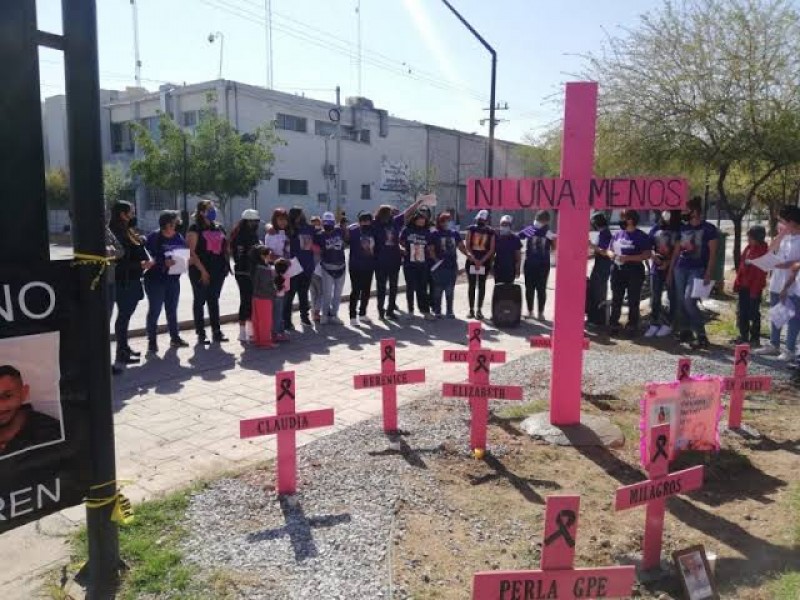 Embodegaron monumento para recordar a víctimas de feminicidio