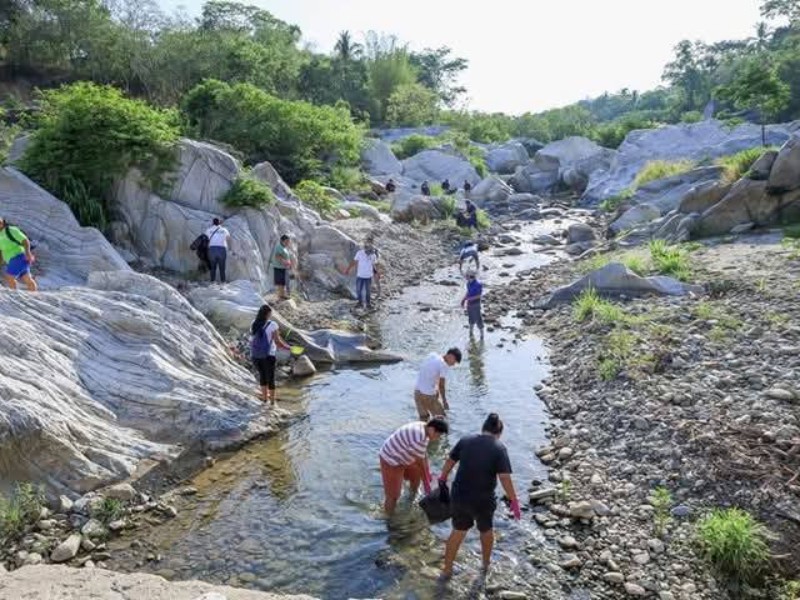 Emite Huatulco alerta preventiva por mortandad de chacales de río
