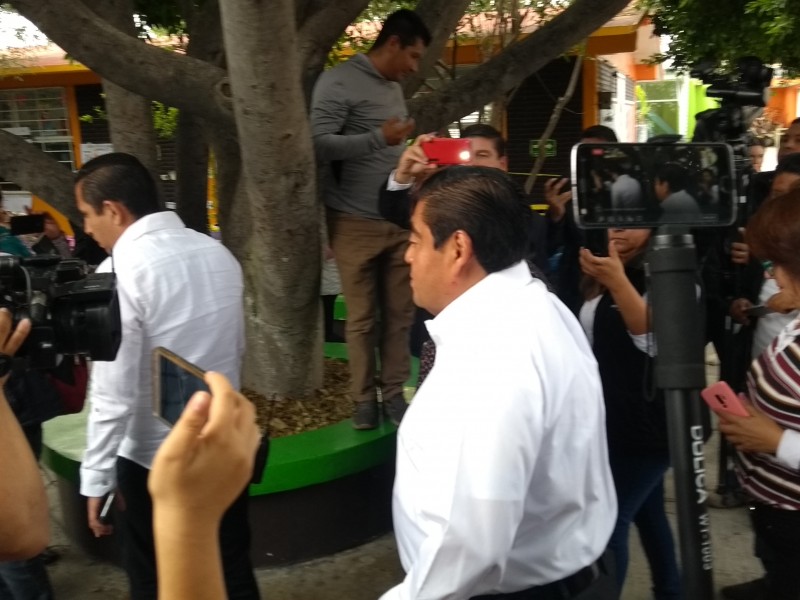 Emite Miguel Barbosa su voto en Tehuacán