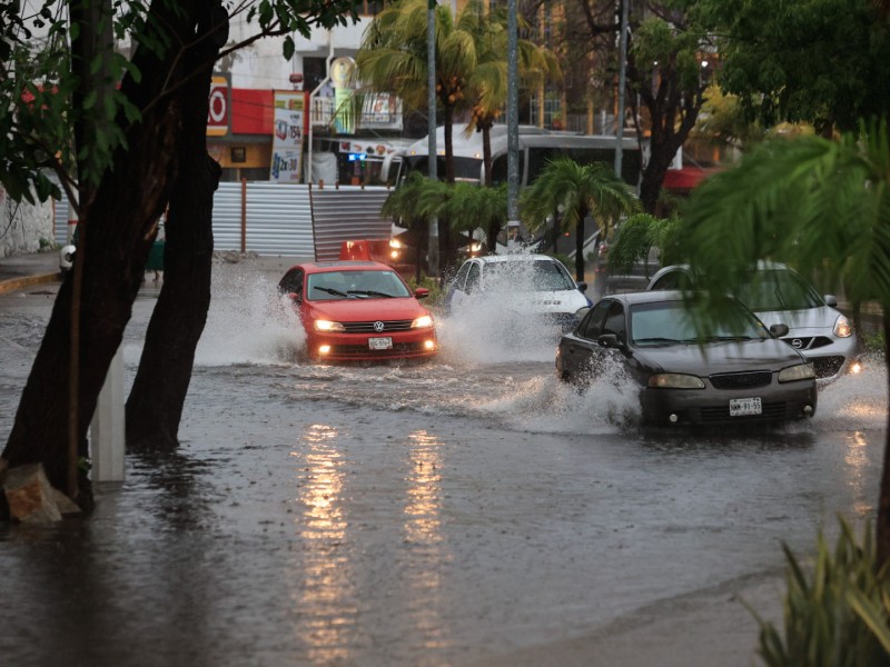 Emiten alerta por sistema que se intensificará a huracán