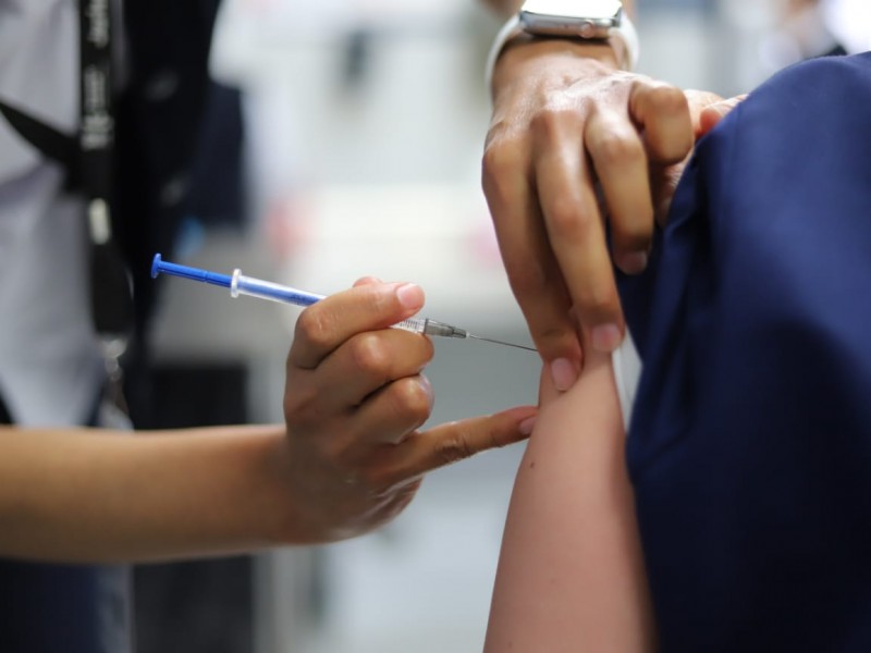 Emiten alerta por supuesta venta de vacunas contra el COVID