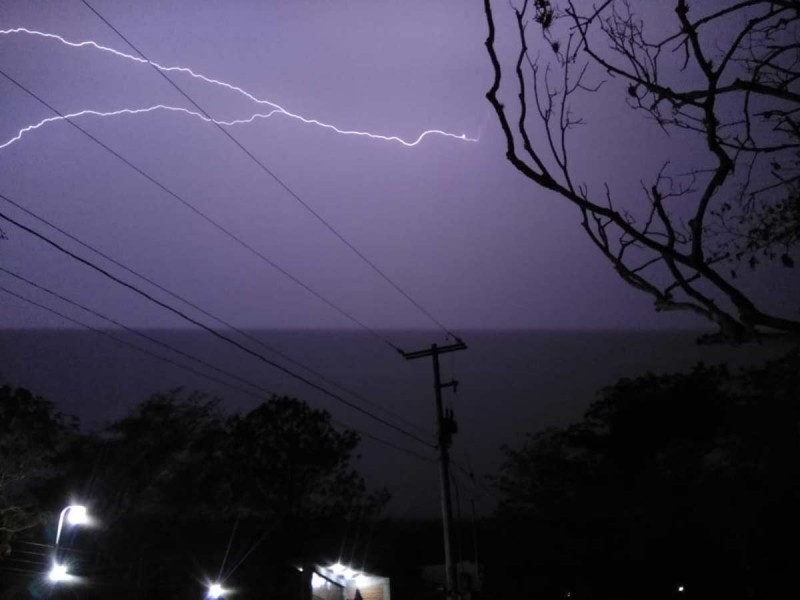 Emiten autoridades recomendaciones ante tormentas eléctricas