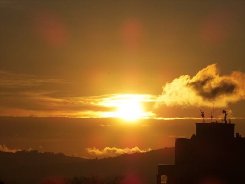 Emiten medidas por primera onda de calor en México