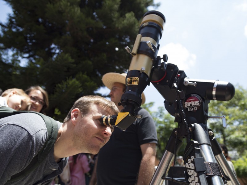 Emiten recomendaciones para evitar daños oculares durante el eclipse