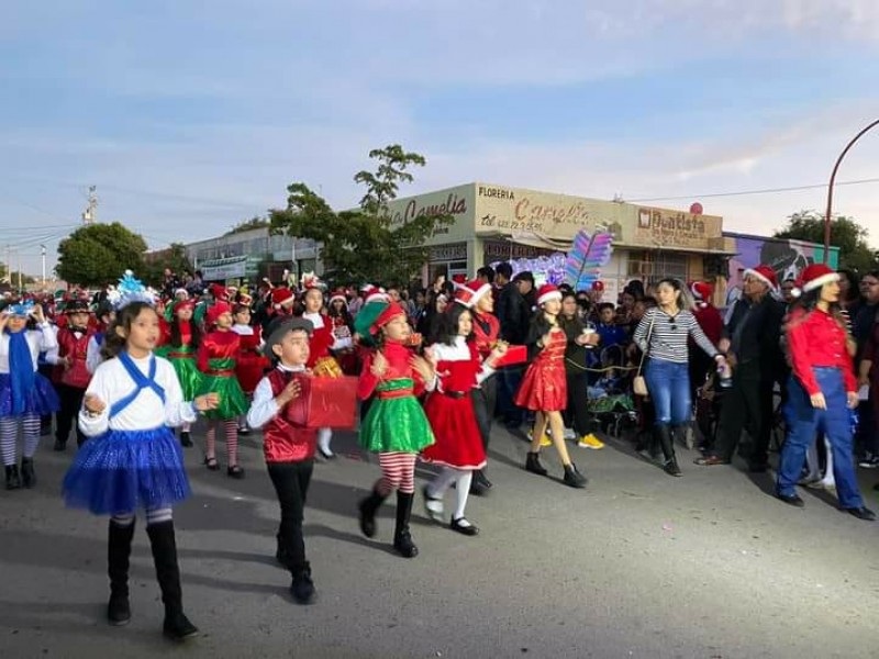 Empalme se llena de espíritu Navideño con Desfile