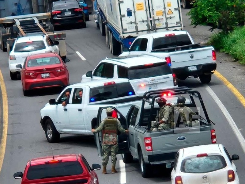 Empeora el colapso de vialidades hacia el Puerto de Manzanillo
