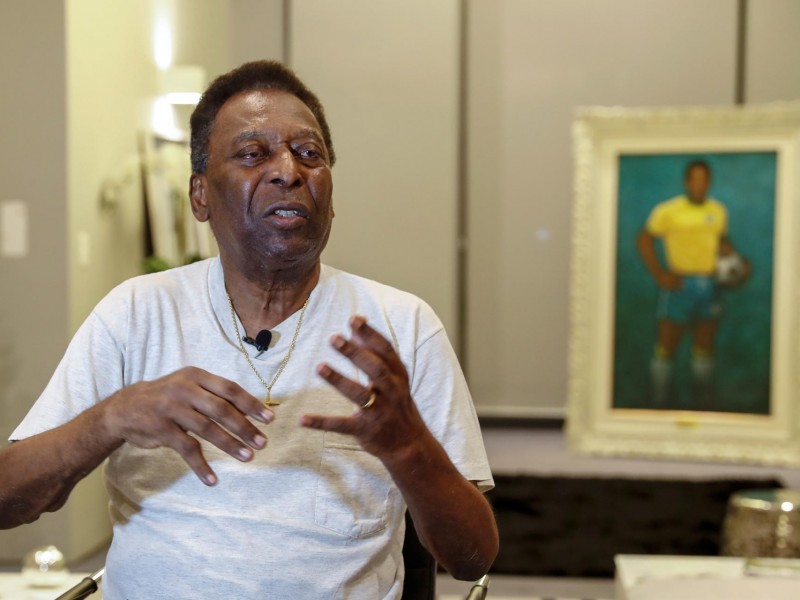 Empeora salud de Pelé en hospital