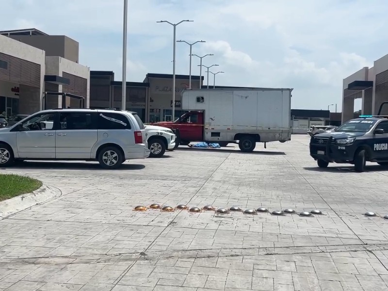 Empleado fallece de un infarto en Plaza Riviera