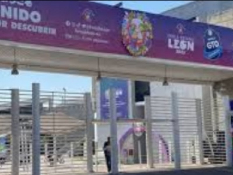 Empleados de la feria León 2023