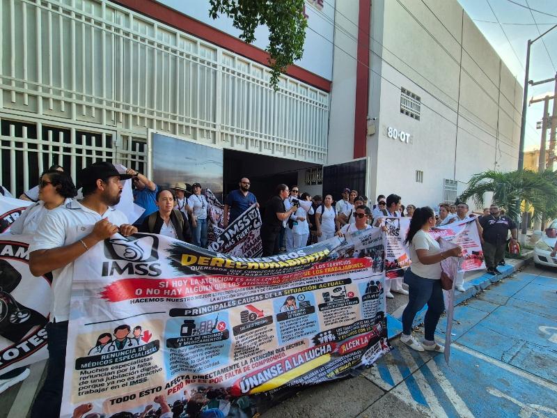 Empleados del Seguro Social piden aumento salarial cercano al 10 por ciento