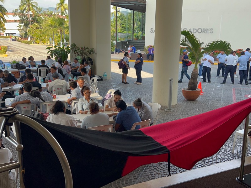 Emporio Ixtapa se retracta de acuerdos con el sindicato: continúa la huelga