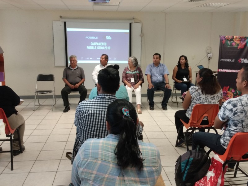 Emprendedores participan en programa 