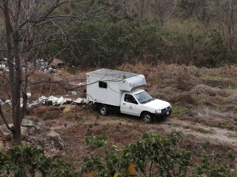 Empresa utiliza terreno para arrojar escombros de su propiedad