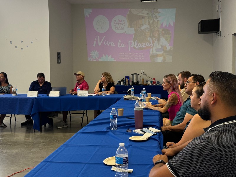 Empresarios de Los Cabos unen esfuerzos para atraer visitantes al centro