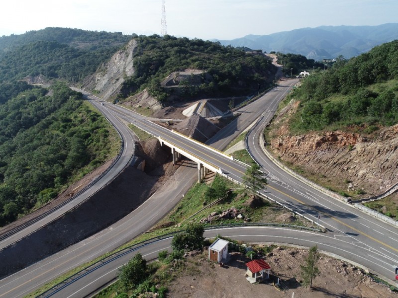 Empresarios esperan se termine autopista en Oaxaca