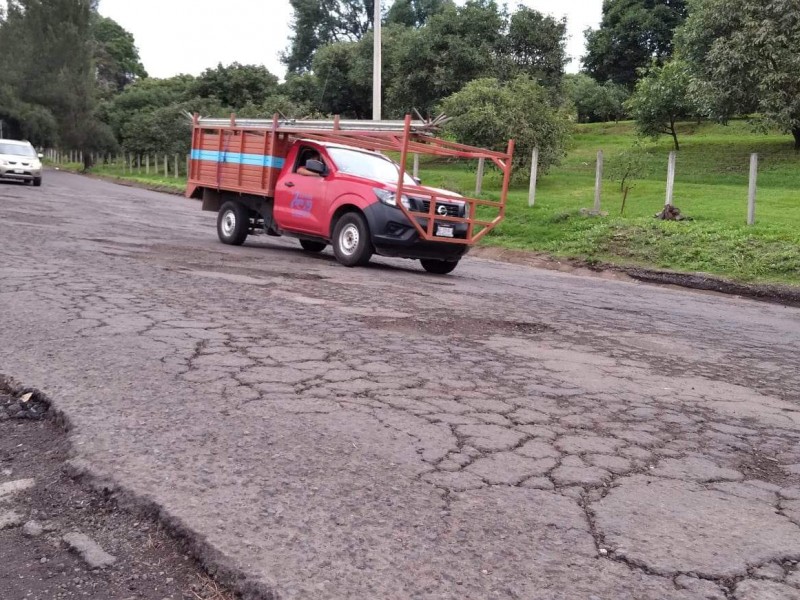 Empresarios piden rehabilitación de carreteras michoacanas, están intransitables e inseguras