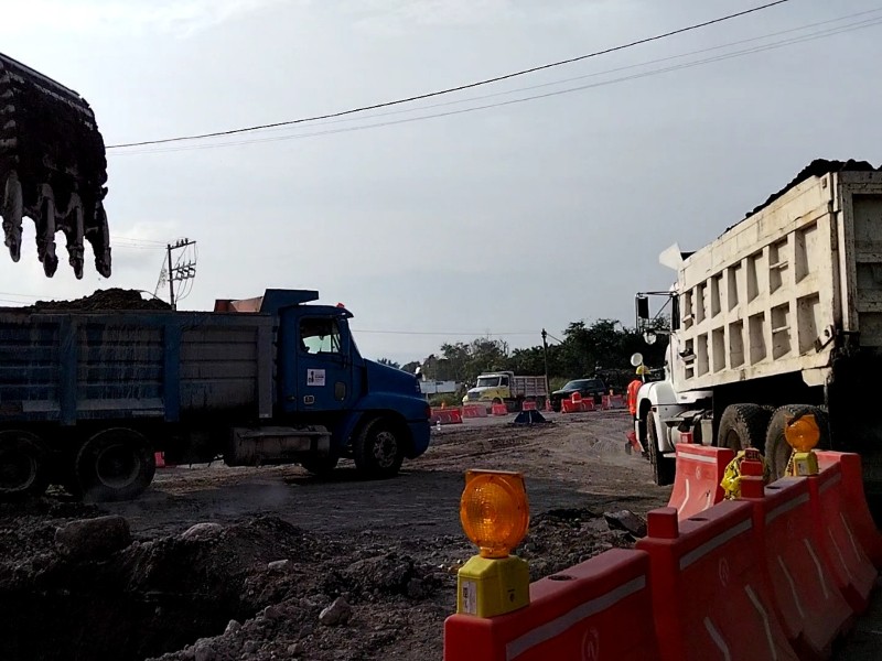 Empresas colimenses insisten en mayor acceso a proyectos estatales de construcción