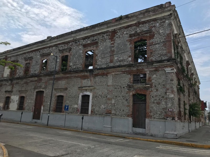 En abandono edificio que fue Fabrica de Puros