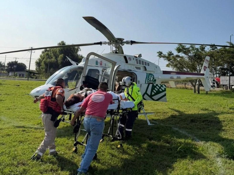En ambulancia aérea trasladan a mujer embarazada al Hospital de la Mujer