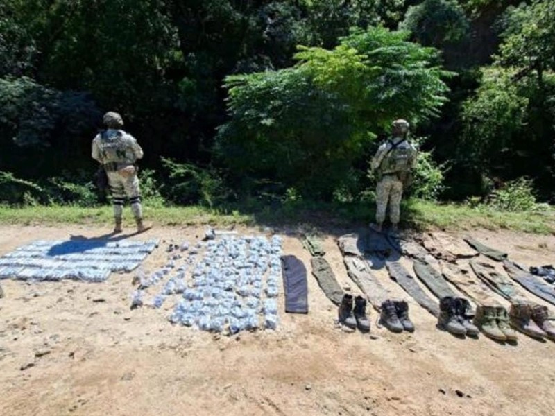 En Badiraguato aseguran drones y materiales para generar explosivos